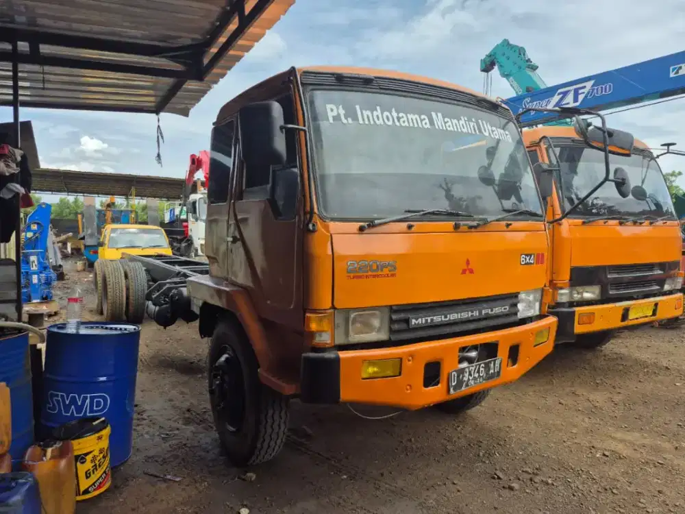 Truck crane capasitas 12 ton tahun 96