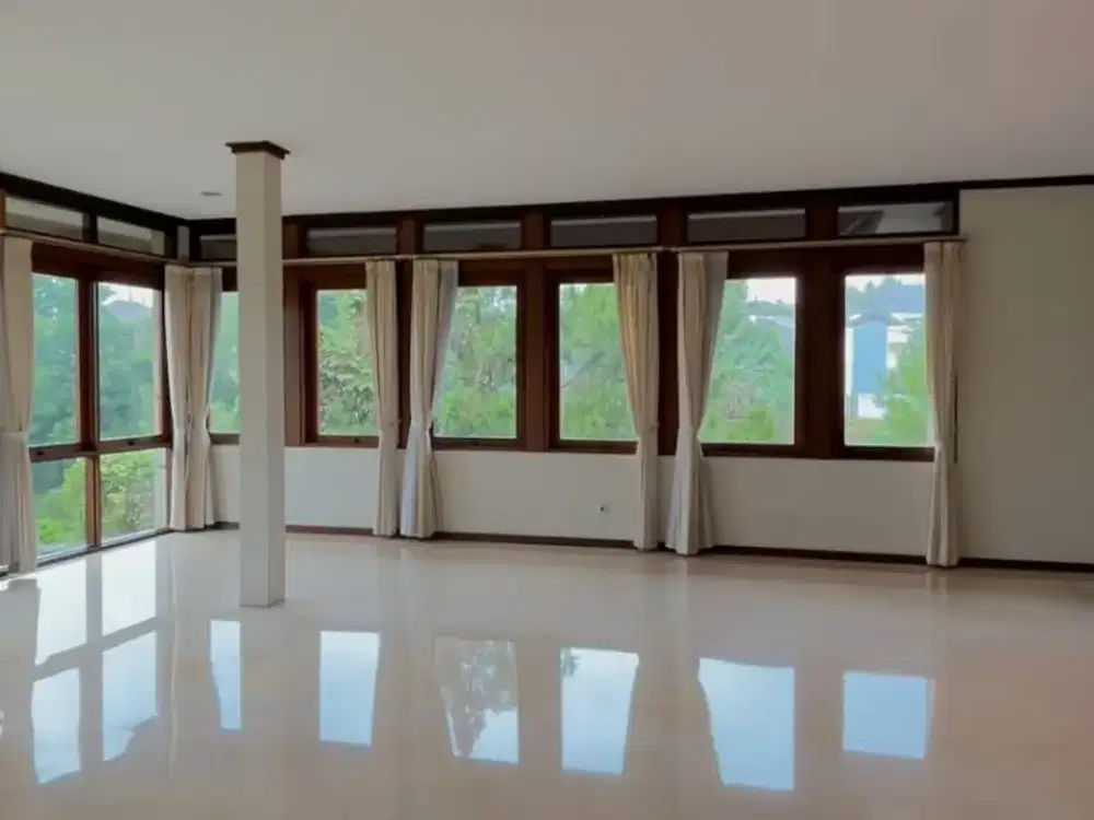 Dijual Rumah Mewah 2 Lantai Nyaman Siap Huni Lokasi di Kawasan Setiabudi Regency Bandung