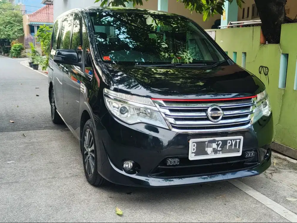 Nissan Serena 2.0 2WD AT 2016 Tampilan Mewah