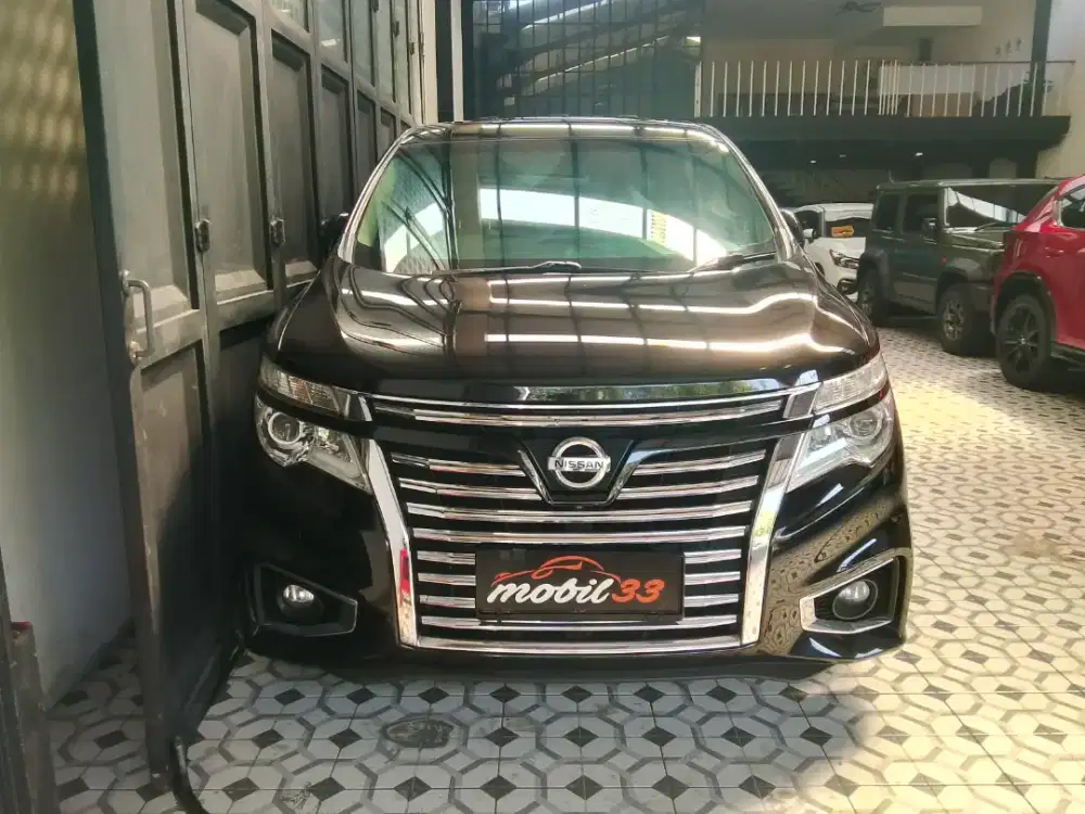 Nissan Elgrand HWS star 2.5 Matic 2014