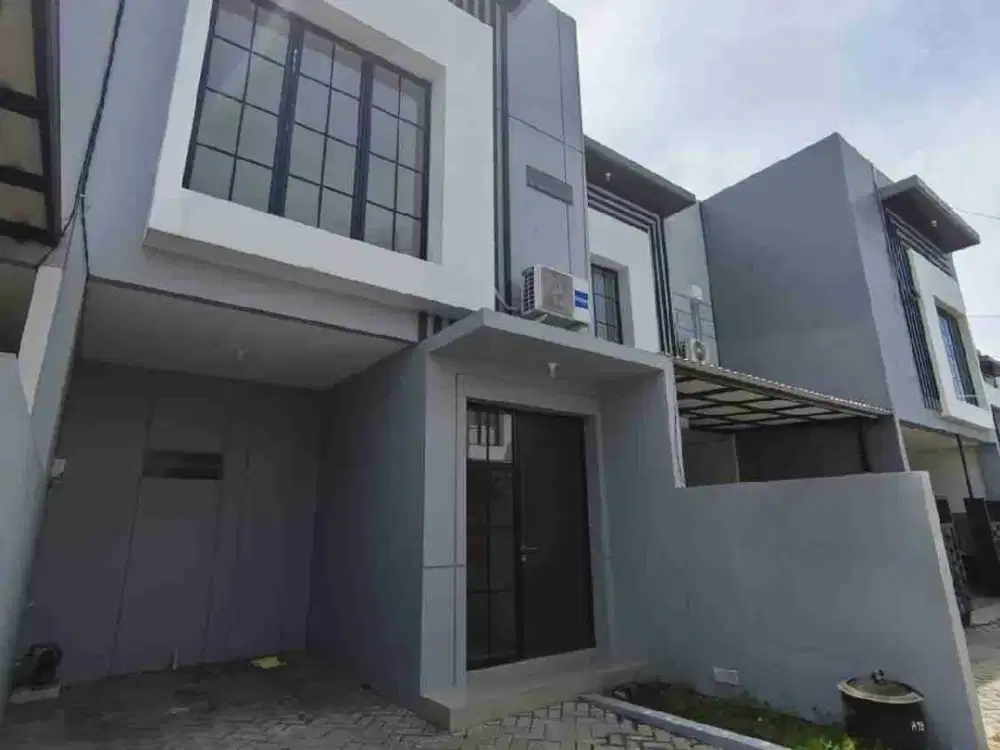 Disewakan rumah baru 2 lantai di Regency One Babatan surabaya timur