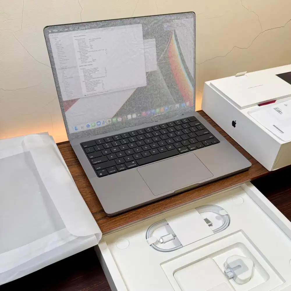 MacBook Pro 14 inch M1 Pro 1TB Buka Dus BNOB Garansi April 2027