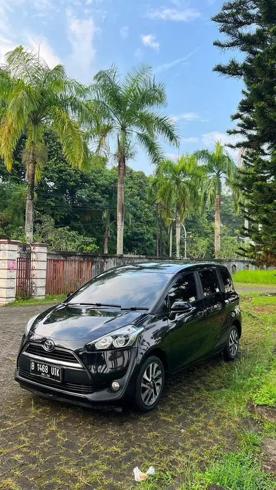Toyota Sienta 2016