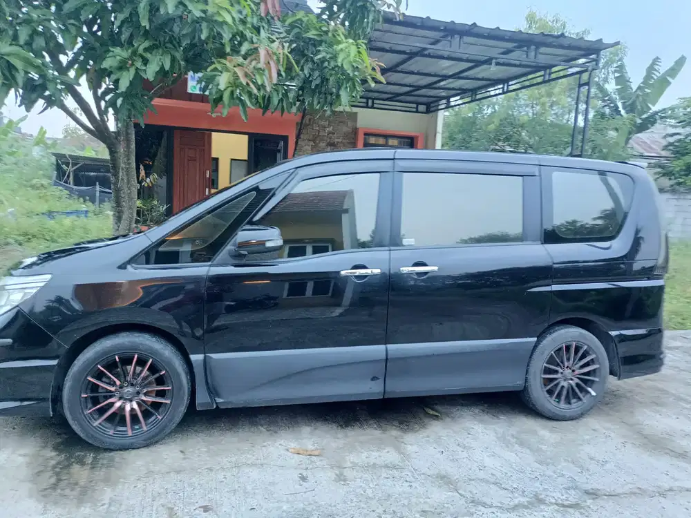 Nissan Serena 2015 Bensin