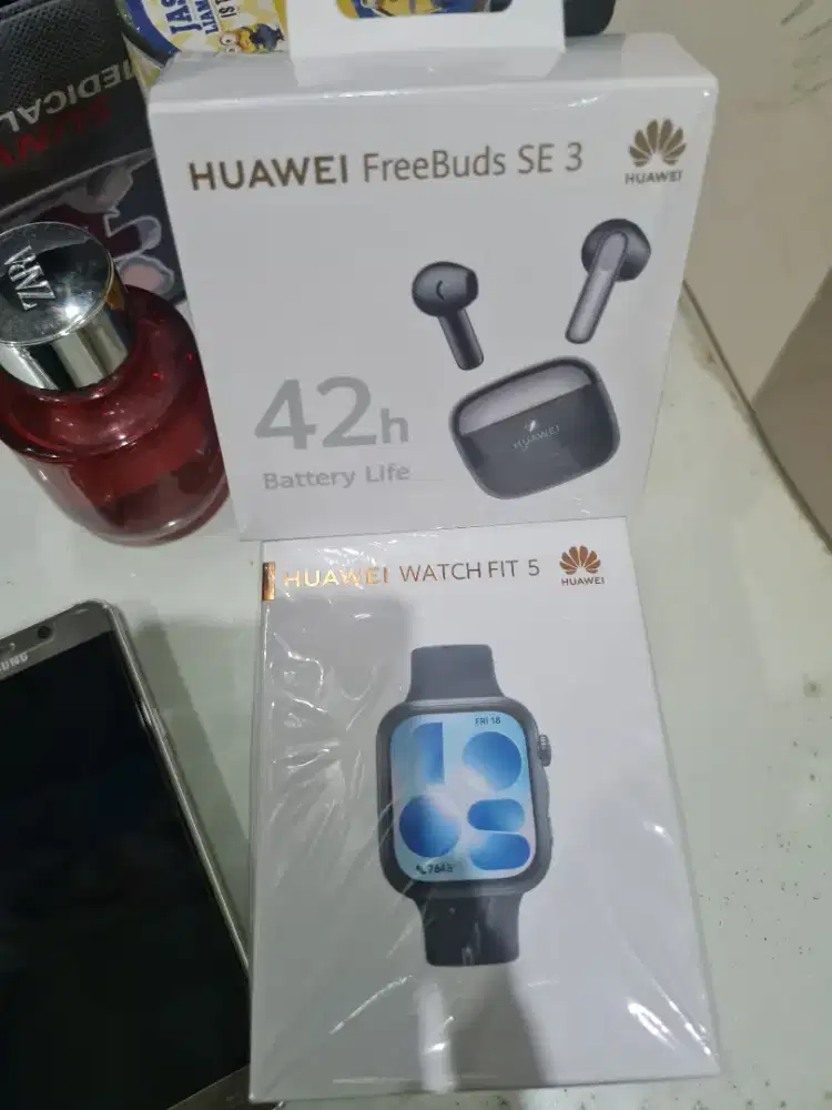 Huawei watch fit 5 + free earbuds