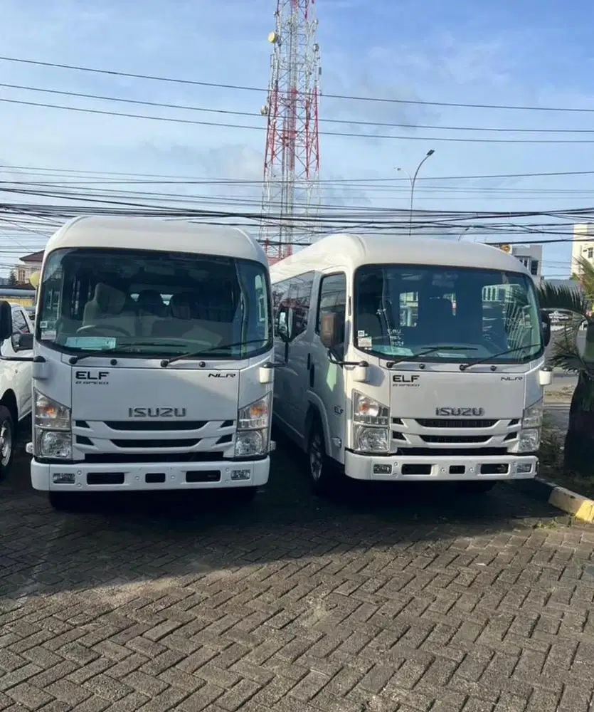 Isuzu ELF NLR Micro Bus