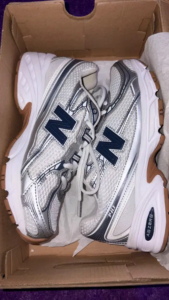 New Balance 740