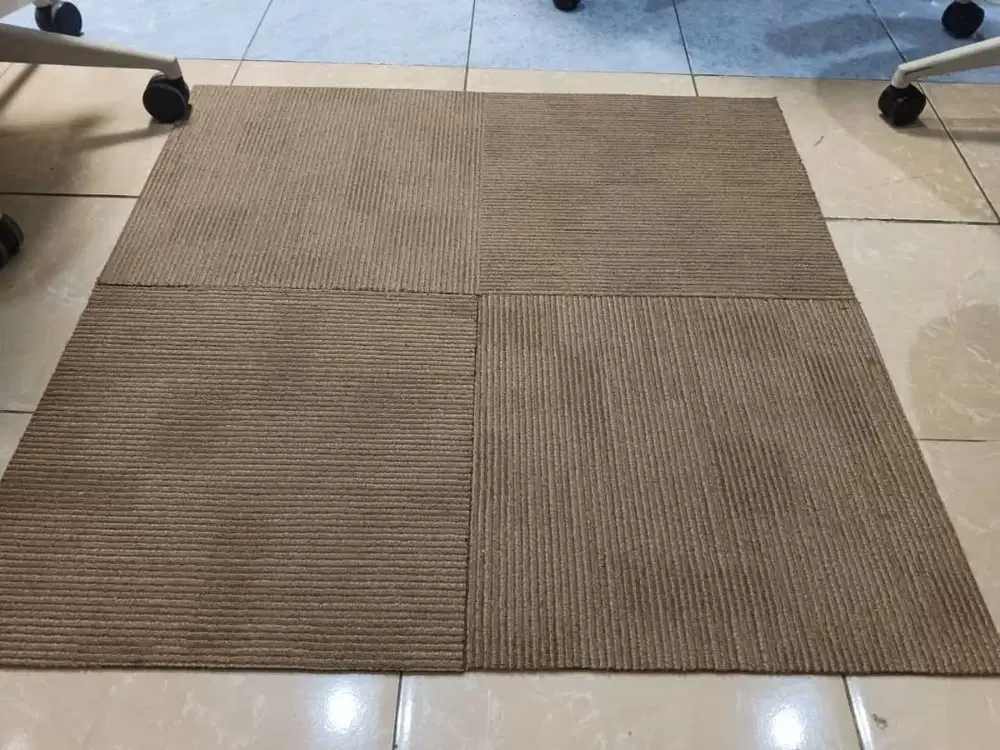 Karpet kantor ukr 50cm x50cm