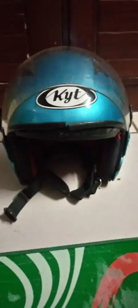 Helm second layak pakai