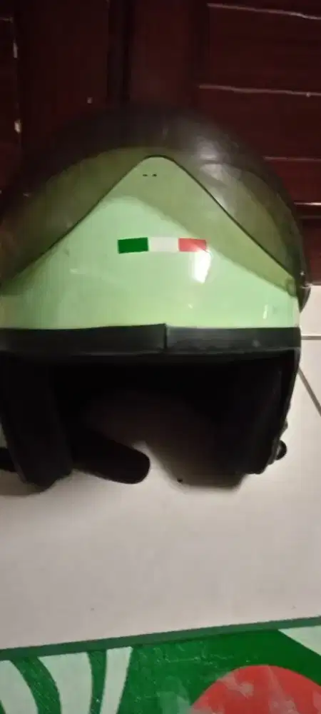 Helm second layak pakai