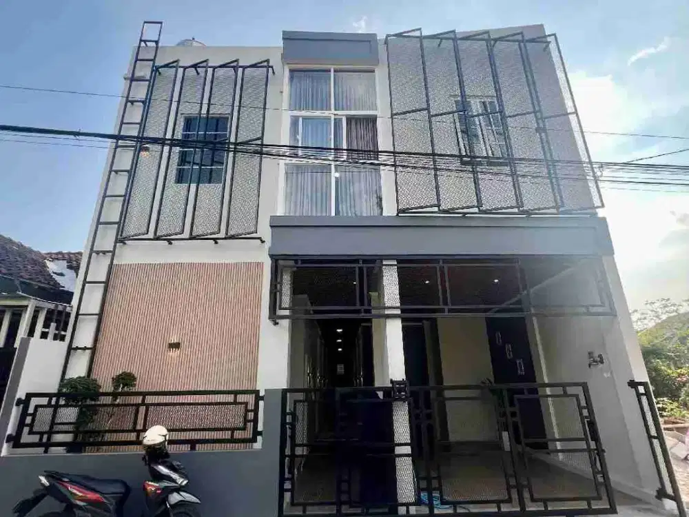 Dijual Kost Exclusive 16 Kamar Full Furnished Bangunan Baru Hanya 10 menit dari kampus UII Terpadu