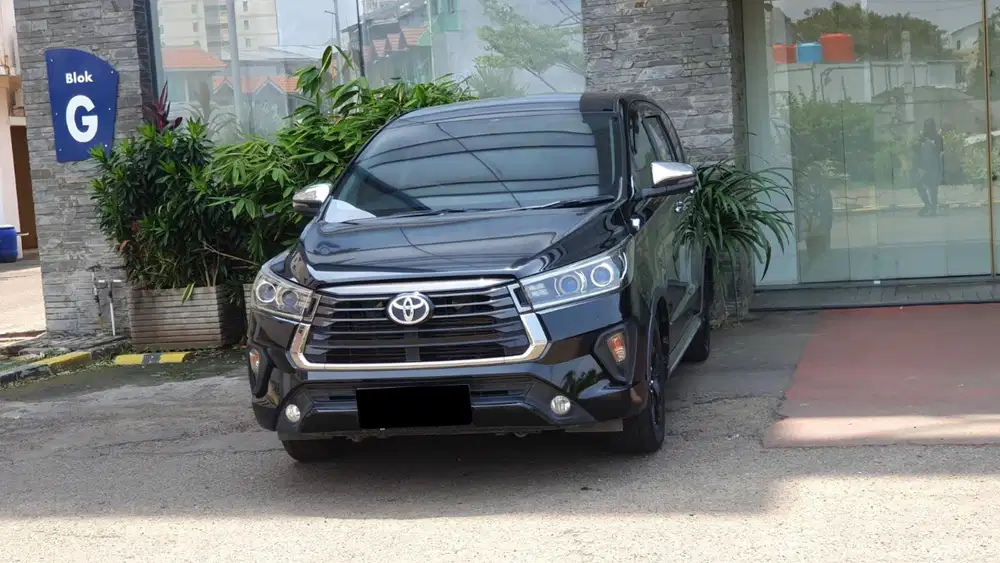 Km 56rb toyota kijang innova venturer diesel 2020 hitam