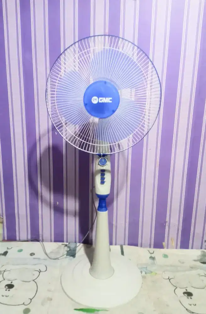 KIPAS ANGIN BERDIRI MERK GMC 16 INCI MANTAP SIAP PAKAI.