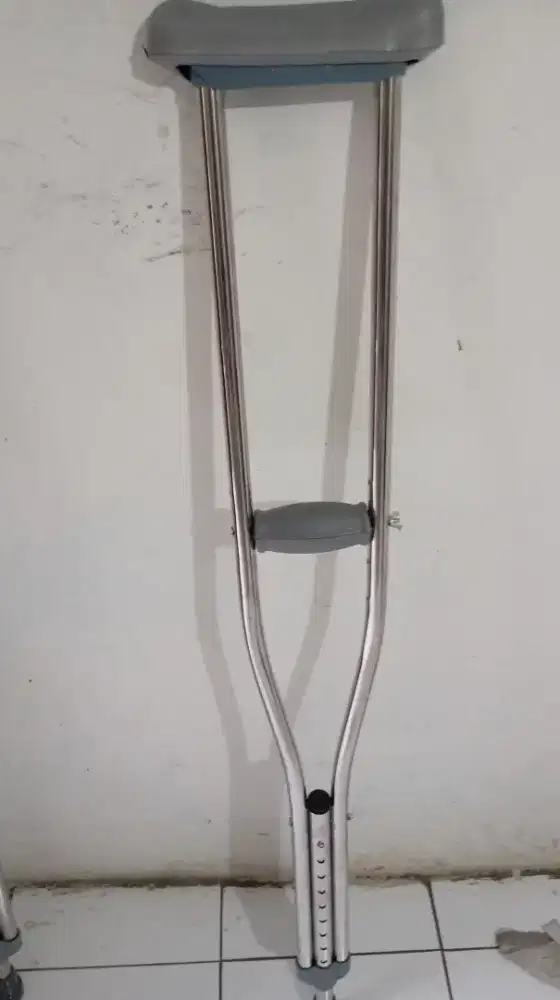 Tongkat Jalan Buat Kaki