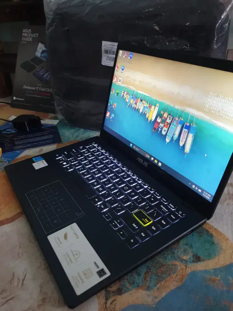 Laptop asus e410m mewah like new