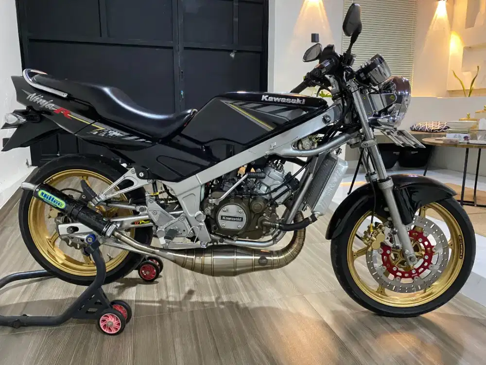 KAWASAKI NINJA R 2015 GOOD CONDITION