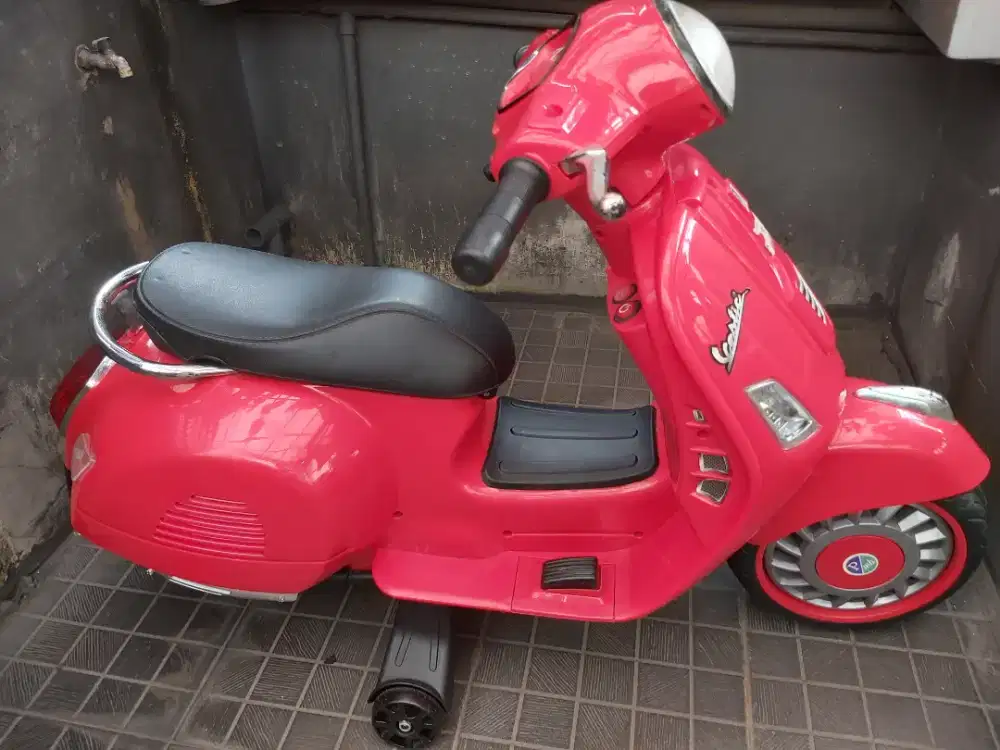 Mainan Vespa Anak Accu M288