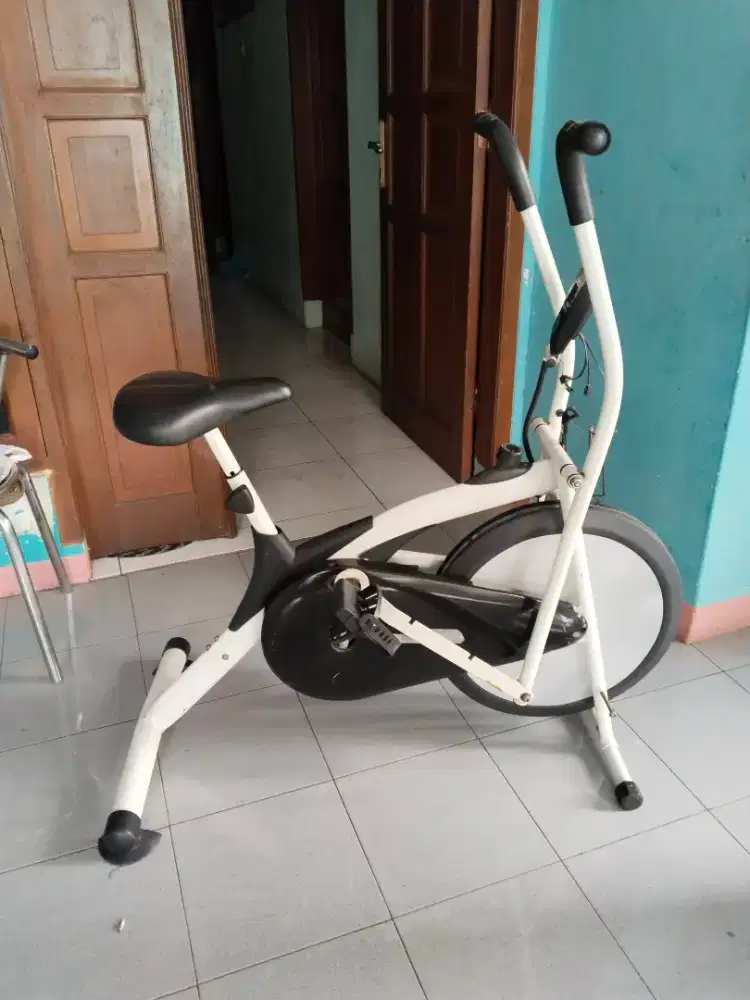 Dijual sepeda statis platinum bike / air bike merk obfit