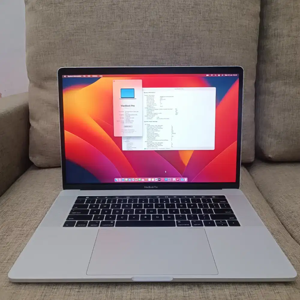 Macbook Pro 15 Touchbar 2017 core i7 ram 16 ssd 512 radeon 560 pro