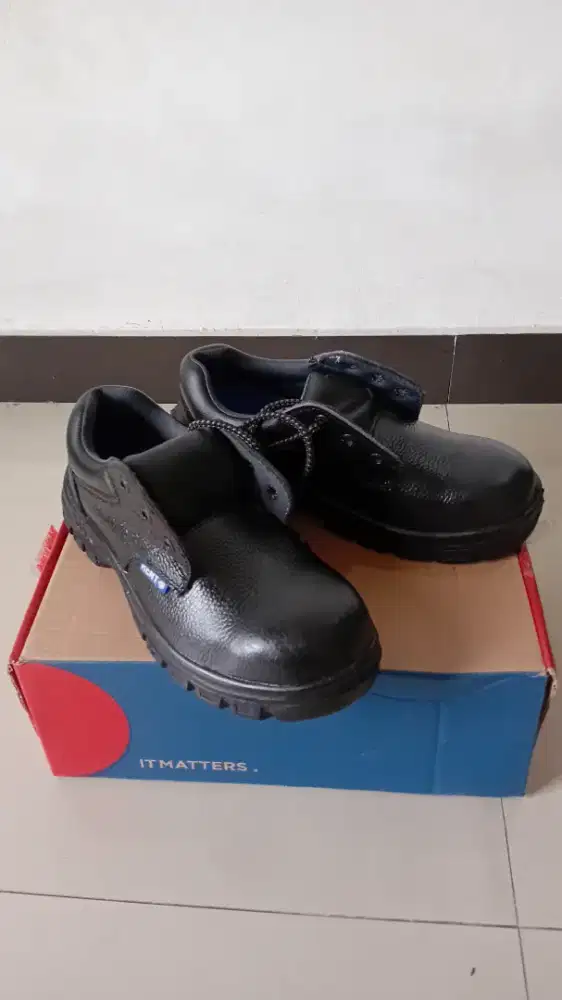 SEPATU SAFETY KENT NEW