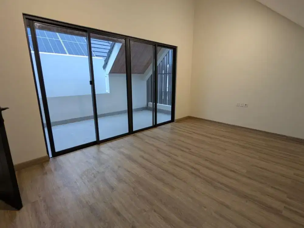 Dijual Rumah di Cluster Leonora Attic Semi Furnish