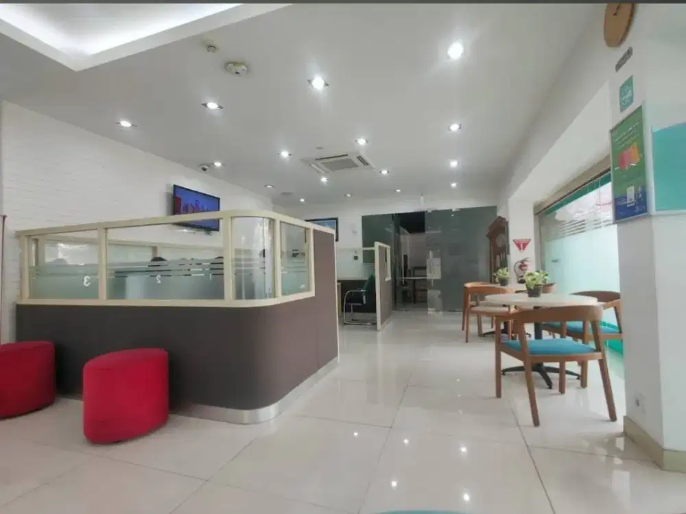 Disewakan Ruang Usaha Cocok untuk Bank, Cafe, dan Kantor Lokasi di Kawasan Dago Bandung