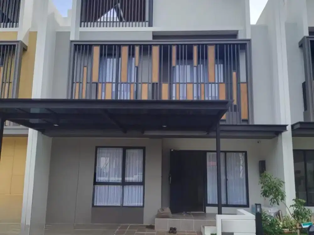 Dijual Rumah di Cluster Strozzi Attic Room Gading Serpong