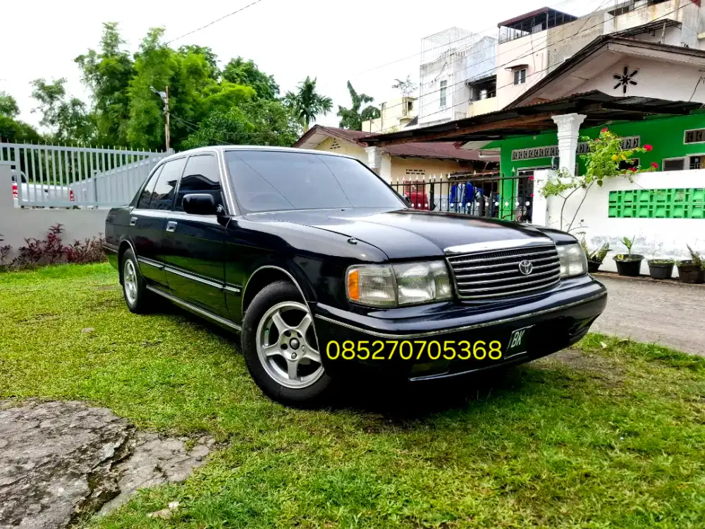 Toyota Crown Super Saloon 2.0 Manual Hitam 1992