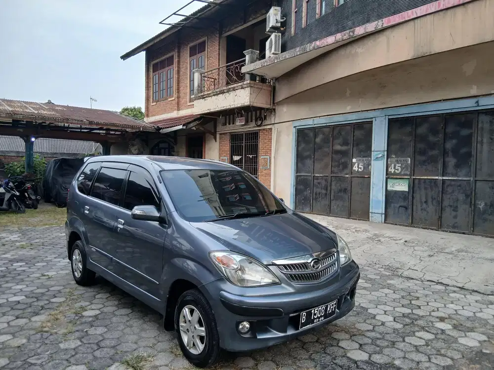 Daihatsu Xenia 2009 Bensin