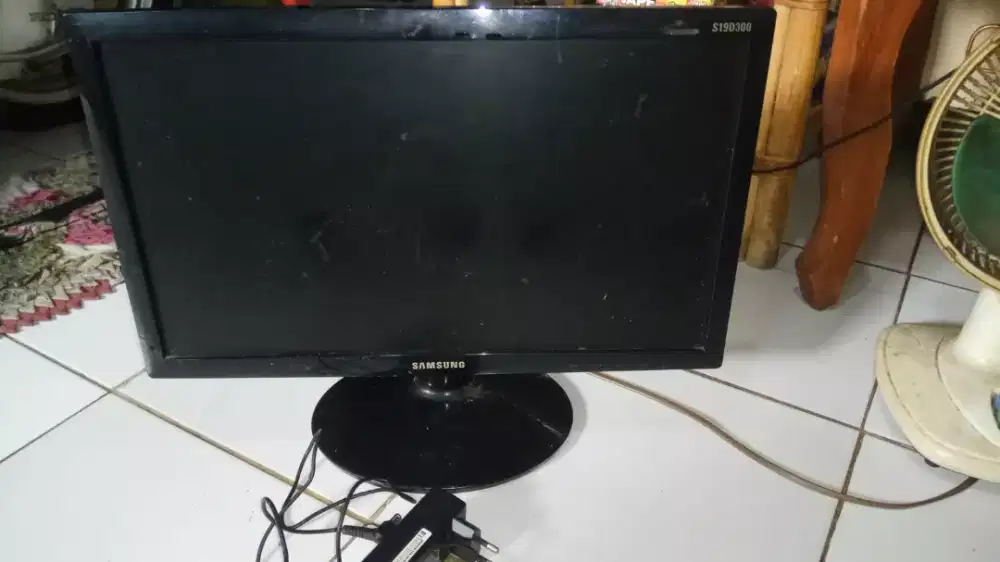 Monitor Led Komputer Samsung 19 inch..