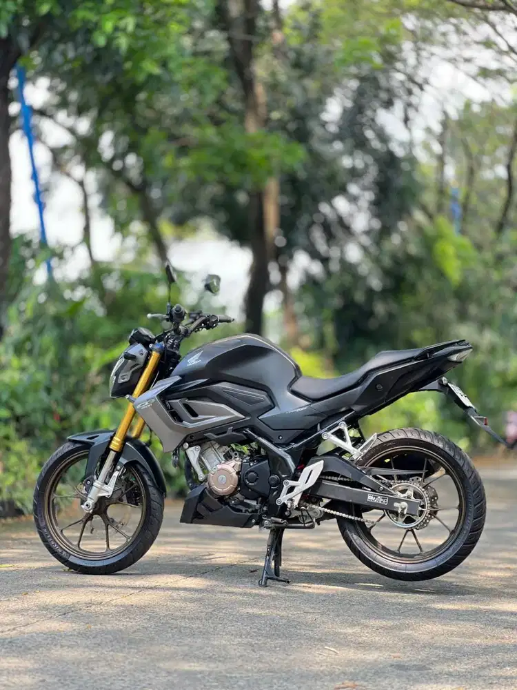 HONDA NEW CB150R HITAM 2023 LOW KM PAJAK ON SIAP GAS HARIAN