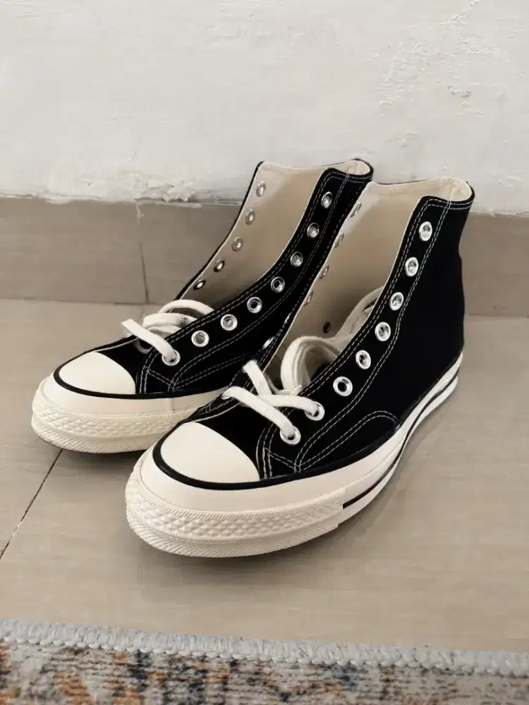 Converse Chuck Taylor 70s Hi Black White
nike vans adidas