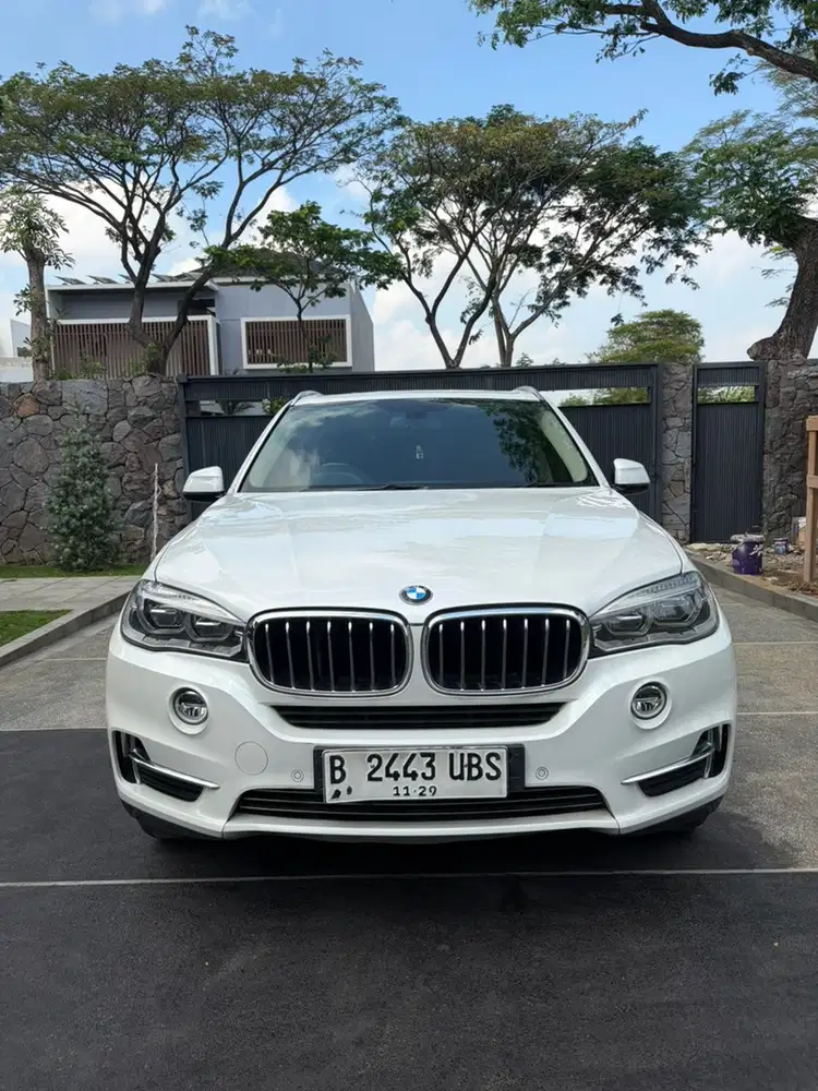 BMW X5 xDrive V8 4.4 Twin Turbo CBU 2014 - LANGKA CUMAN 3 UNIT DI INDO