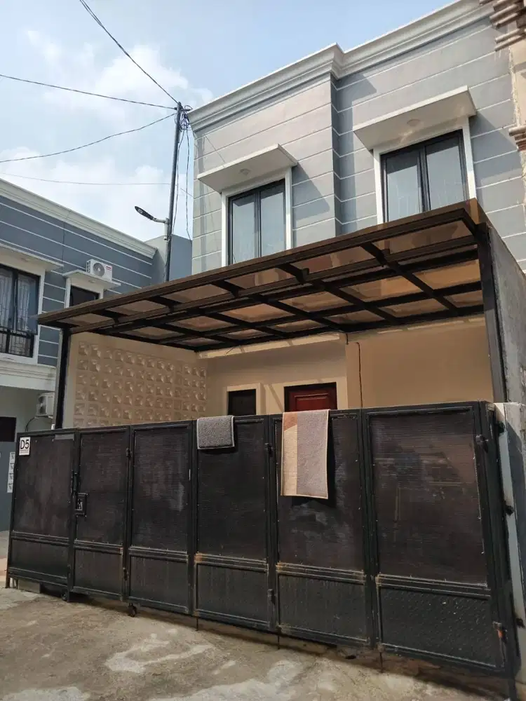 Rumah Modern 2 Lantai (1 KM ke Boulevard GDC, 4 KM ke St. Depok Lama)