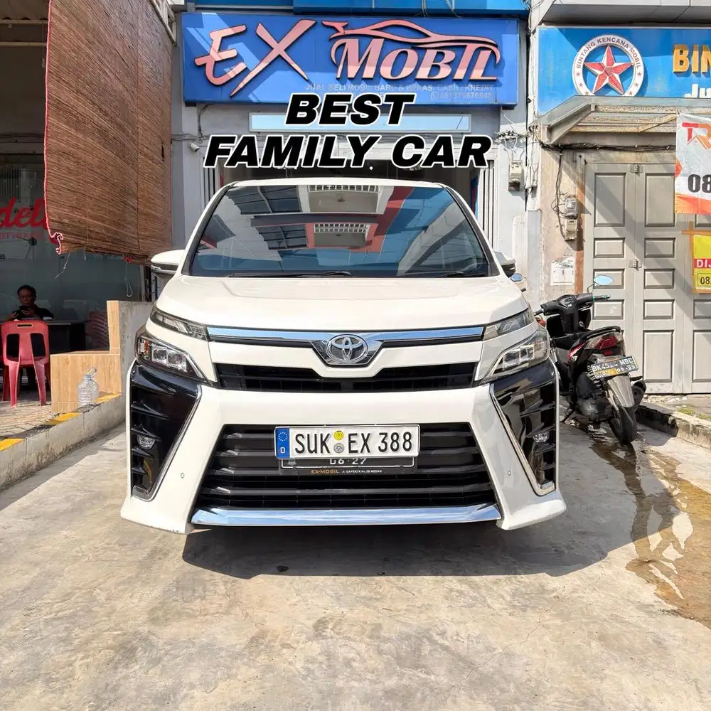 Toyota Voxy 2018