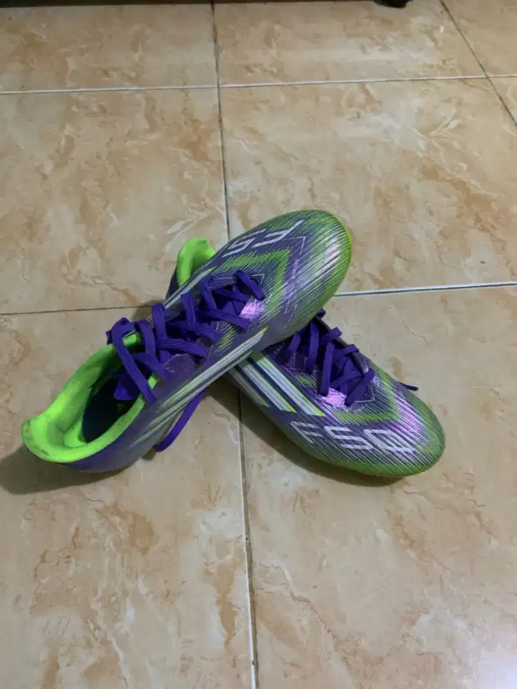 Sepatu Adidas F50