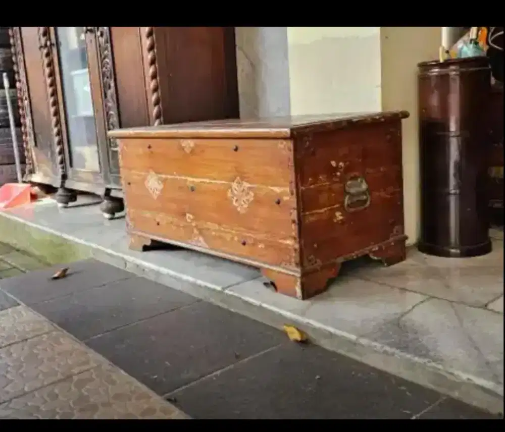 Peti Jati Jadul Besar Anti Rayap Antik Box Kotak Bagus Vintage