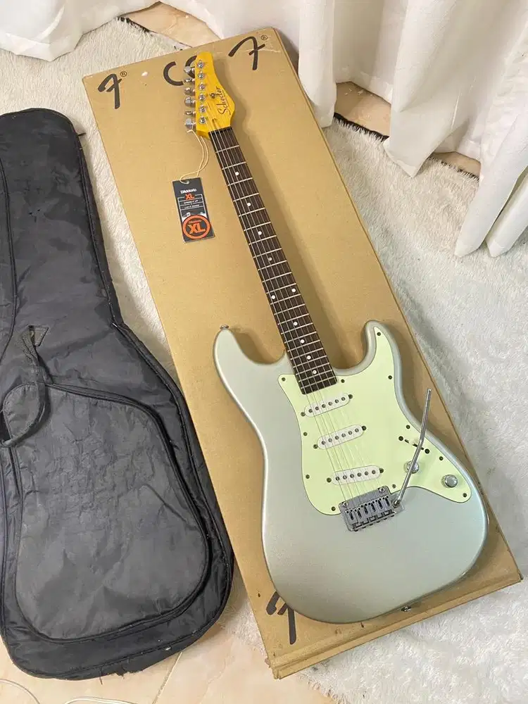 Schecter Nick Johnston Automic Silver