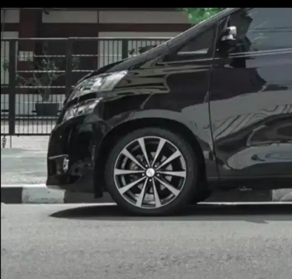 Velg Alphard n Ban Michelin Premacy4 Profile 245 45 r19