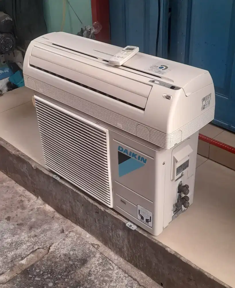 Jual ac daikin thailand 1/2 pk R410 masih mulus ori ful