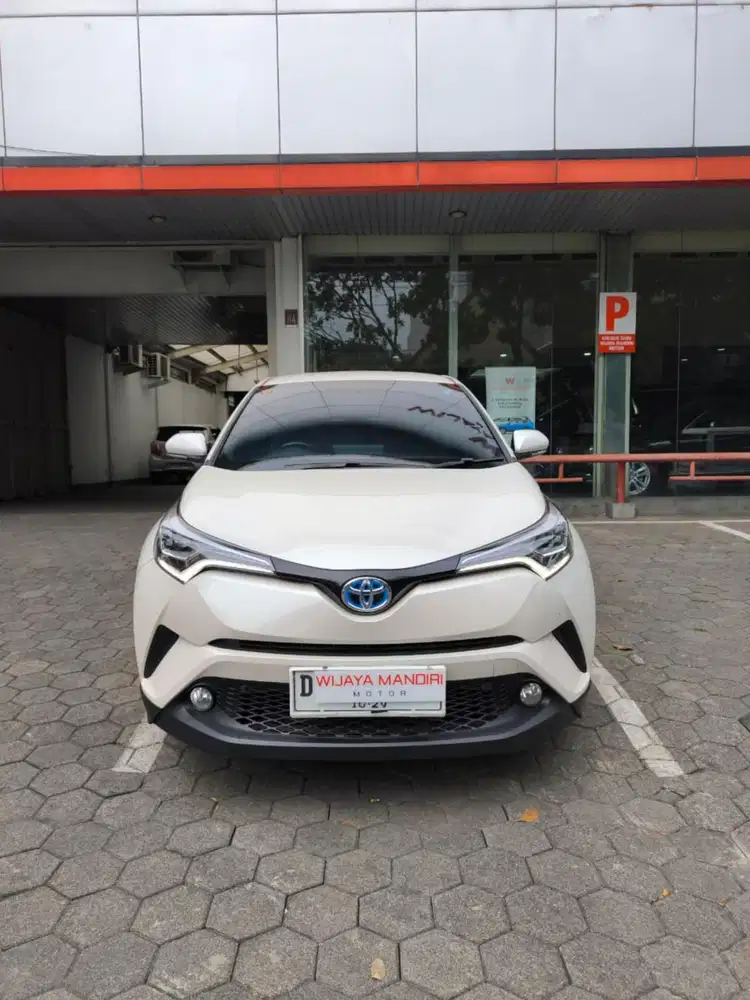 TOYOTA CHR 1.8 HYBRID A/T 2019