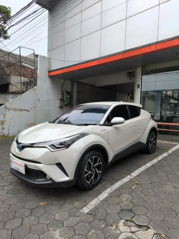 TOYOTA CHR 1.8 HYBRID A/T 2019