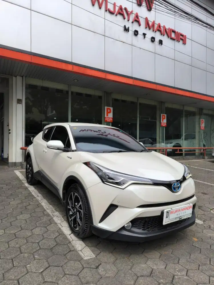 TOYOTA CHR 1.8 HYBRID A/T 2019