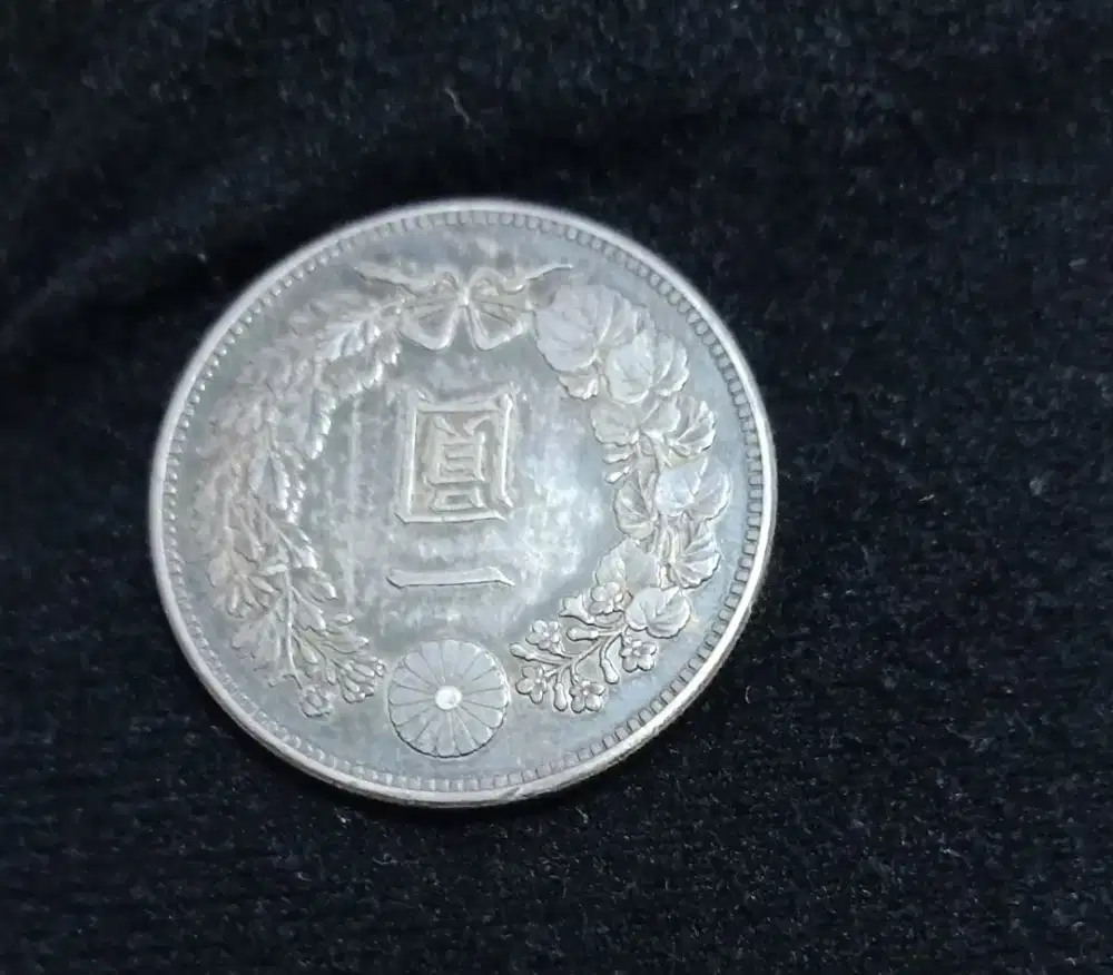 Koin china perak 1 yen gambar naga