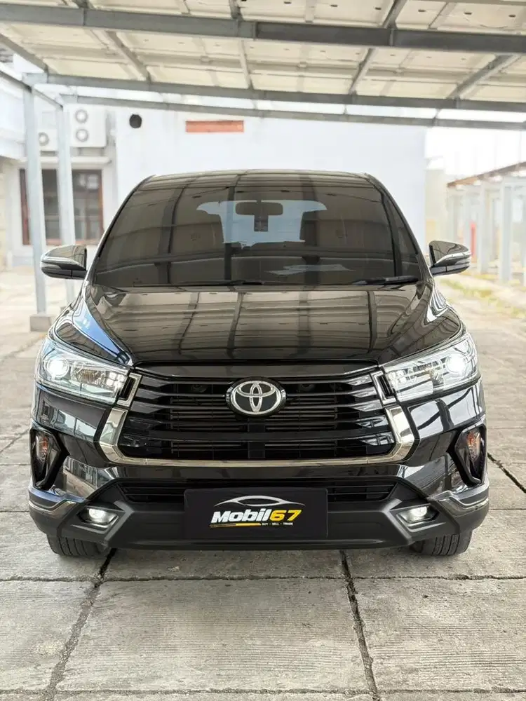 INNOVA VENTURER DIESEL 2022 KM LOW!!!