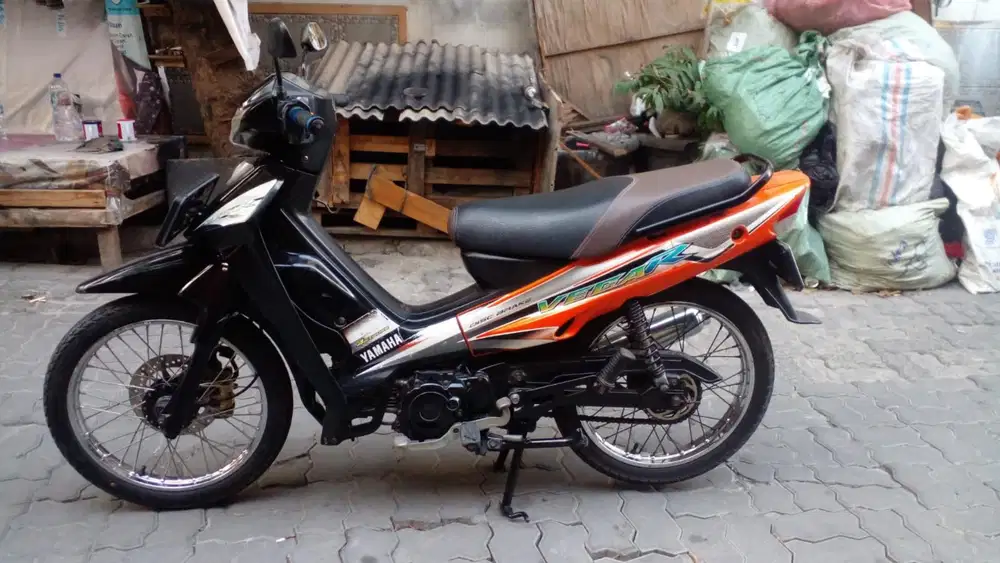 Yamaha Vega tahun 2004.