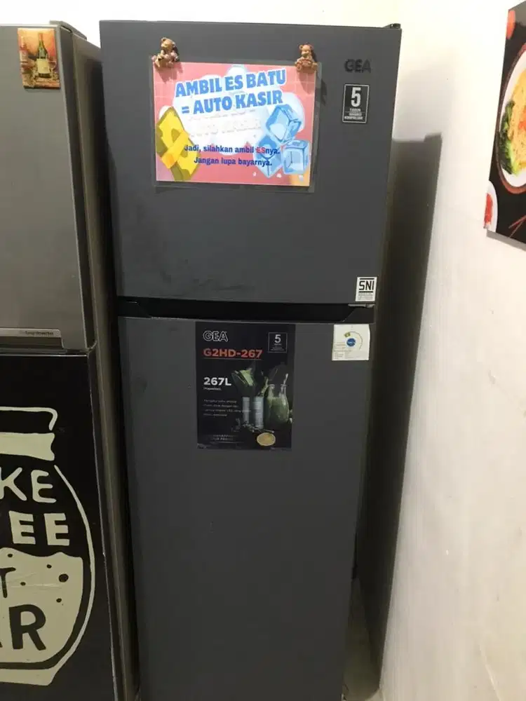 Kulkas Gea 267 L