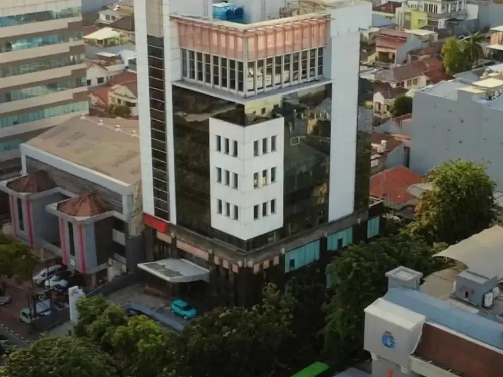 OFFICE BUILDING 8 LANTAI + 1 BASEMENT POSISI HOOK, PRIME LOCATION TOMANG JAKARTA BARAT