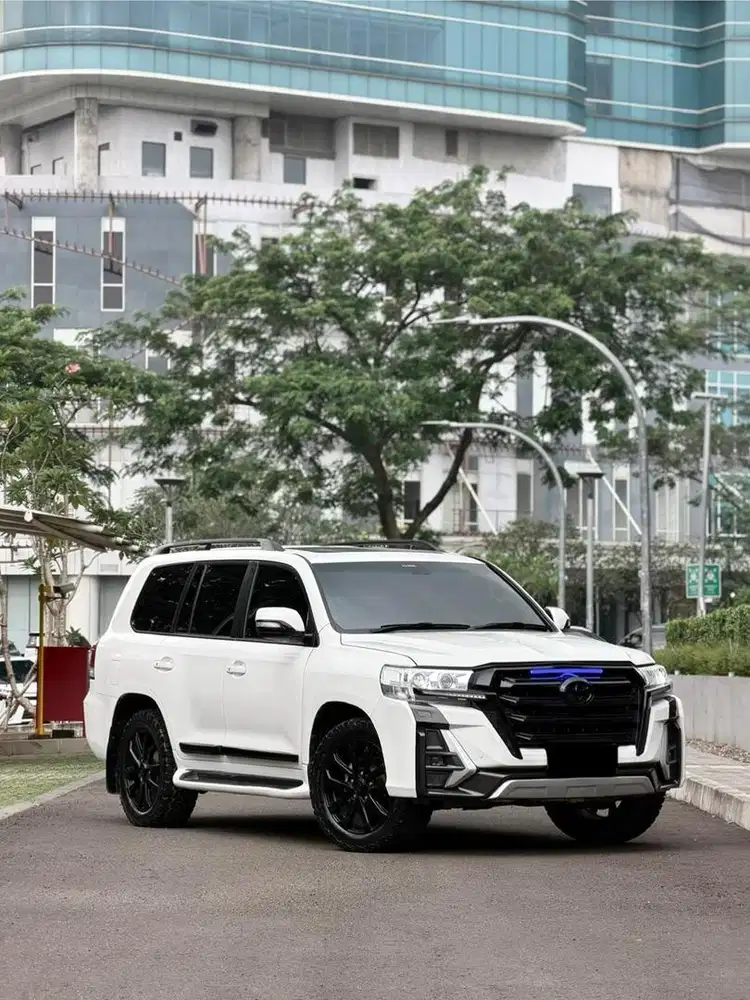 CASH Toyota New Land Cruiser 2011 FULL FACELIFT 2018