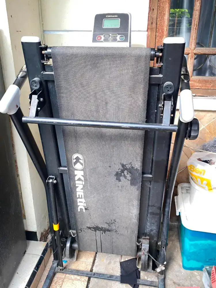 Alat trademill dan Power squat